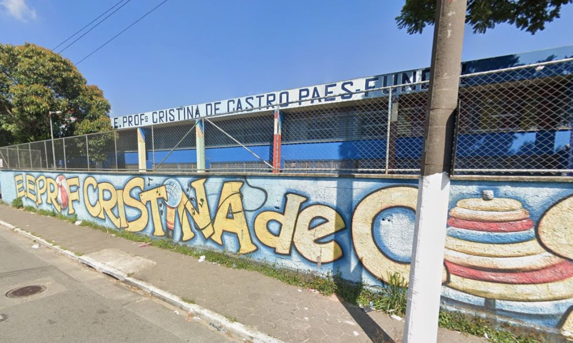 Dez crianas passam mal aps comer bolo em escola de So Paulo