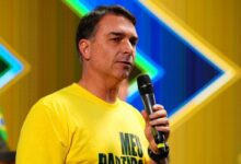 Flávio Bolsonaro não vai ao debate da Band no domingo (18)