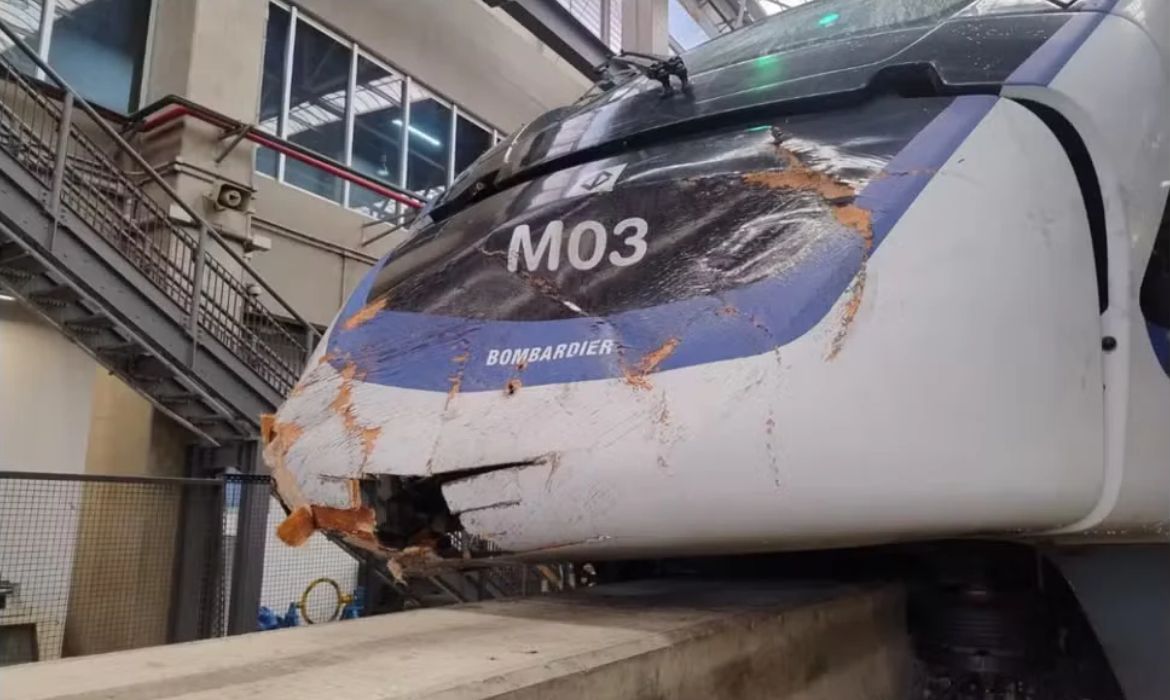 Guindaste cai sobre monotrilho e deixa ferido na Zona Leste de So Paulo