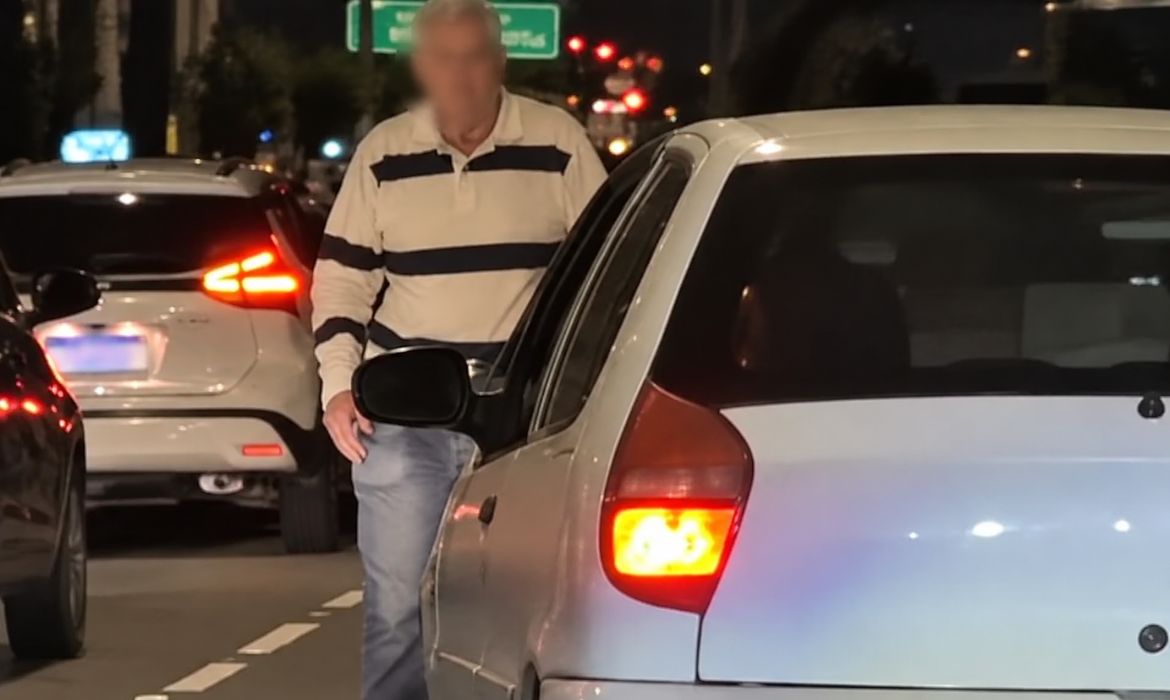 Idoso é atropelado após discussão na 23 de Maio; motorista é procurado