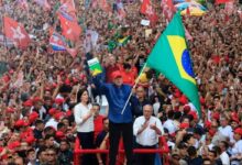 Lula encerra campanha na Paulista com multidão antes do 2º turno