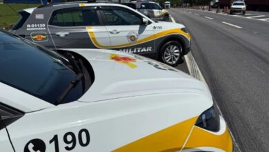 Motociclista foge da polícia e é preso com maconha na Imigrantes