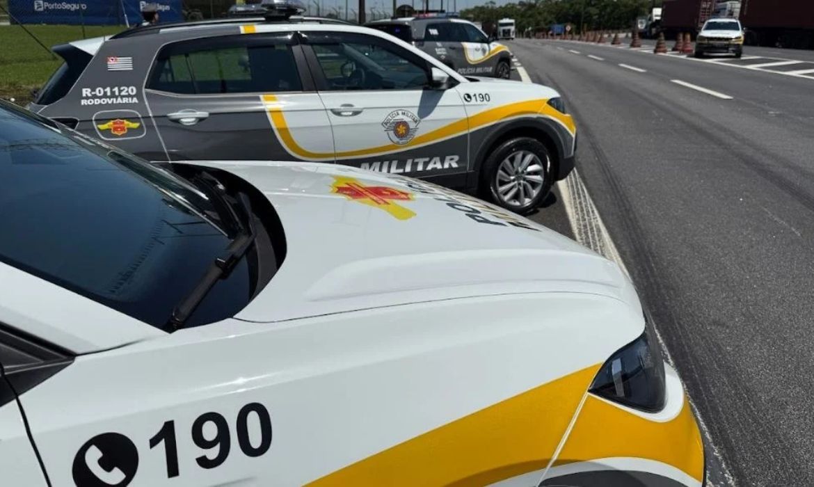 Motociclista foge da polcia e preso com maconha na Imigrantes
