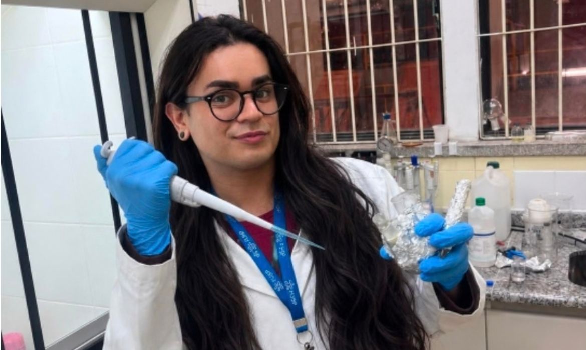 Pesquisador do IPEN/USP cria modelo com nanopartículas de ouro