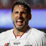 São Paulo vence o Vitória com dois gols de Calleri na volta de Lucas Moura