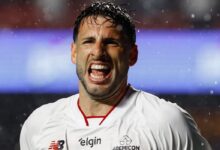 São Paulo vence o Vitória com dois gols de Calleri na volta de Lucas Moura