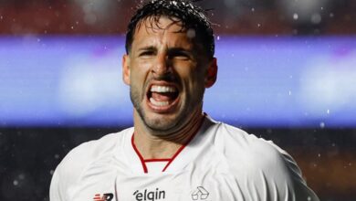 São Paulo vence o Vitória com dois gols de Calleri na volta de Lucas Moura