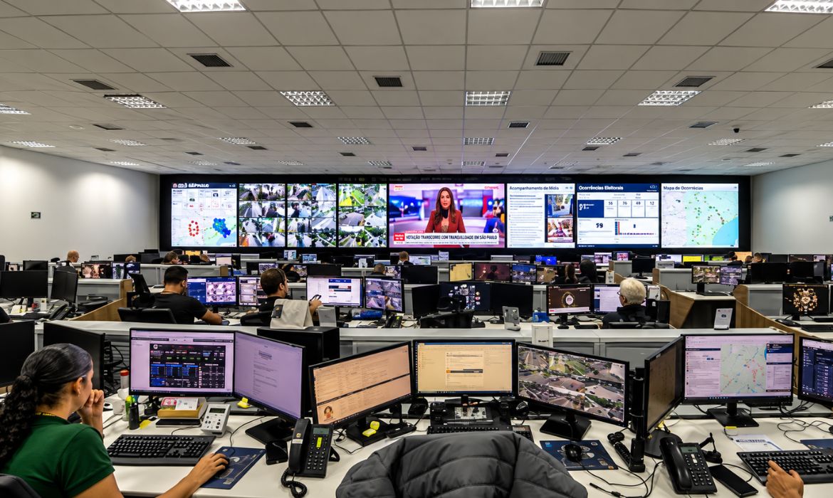 TRE-SP monitora votação em tempo real com forças de segurança em São Paulo
