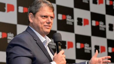 Tarcísio de Freitas é reeleito governador de São Paulo no primeiro turno
